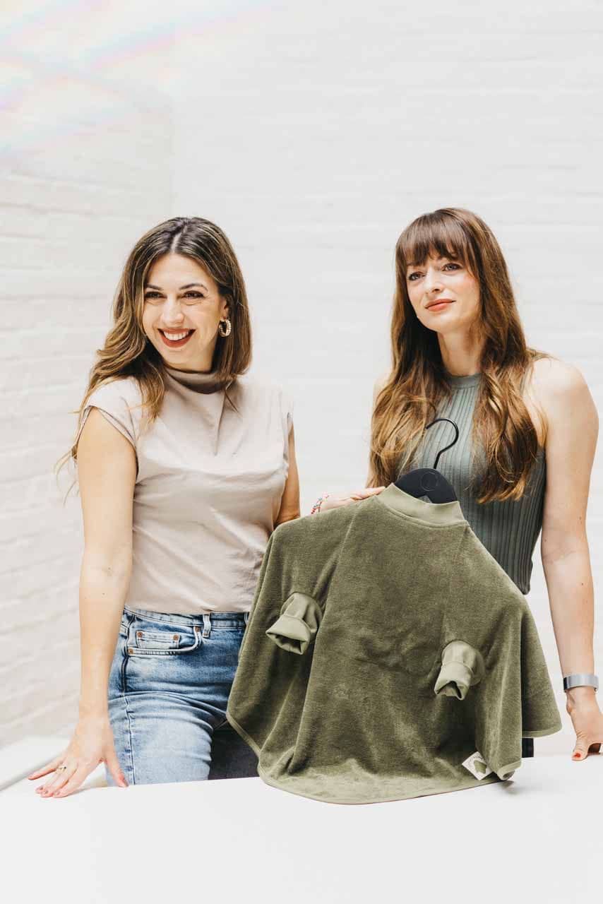 Gründerinnen Josefin Ehlers und Isabella Halm-El Shikh Josefin Ehlers und Isabella Halm-El Shikh, Gründerinnen des Lätzchen Lables Little Casimir